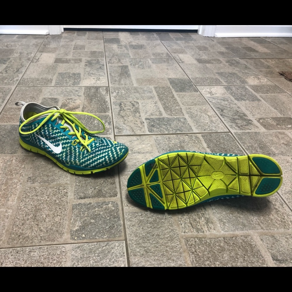 Nike Free Shoes - Picture 4 of 5